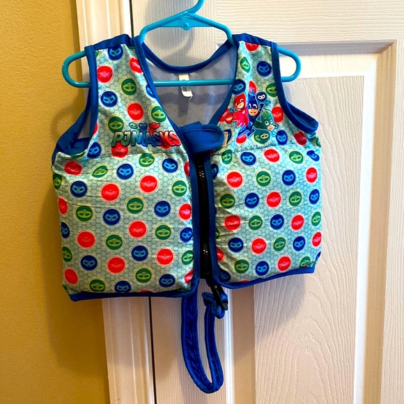 PJ Masks age 2 to 4 swim vest. - Picture 1 of 8